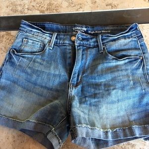 Levi high rise shorts